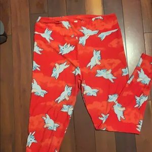 TC lularoe leggings flying pigs